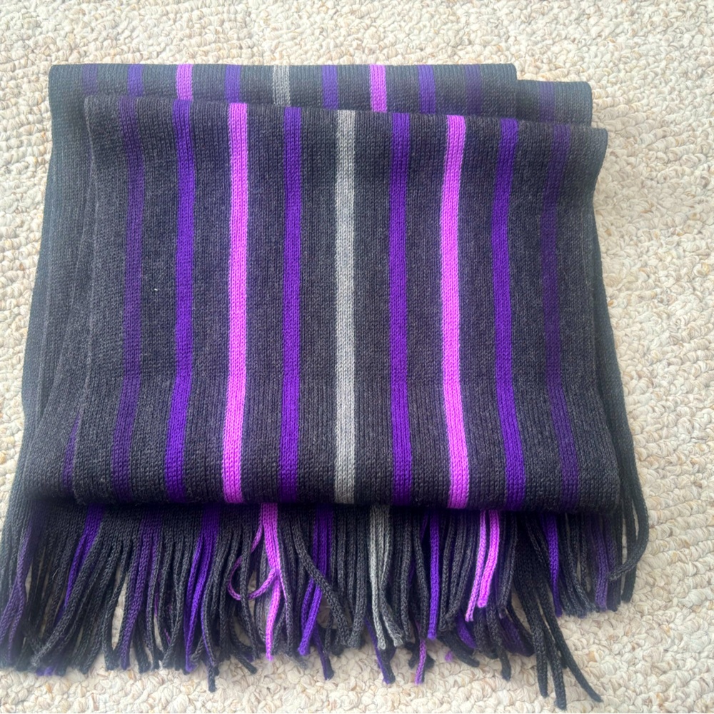 NWOT Chelsey 100% wool scarf; Gorgeous grey and purple